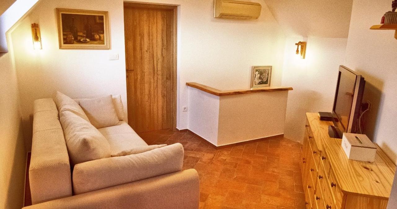 Vineyard Cottage Podrzaj Otočec Extérieur photo